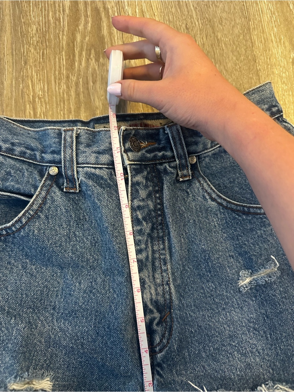 Vintage Levi’s Denim Shorts - Picture 5 of 5